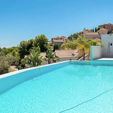 Finca Molinos 5 Bedrooms Pool Apartment Marbella