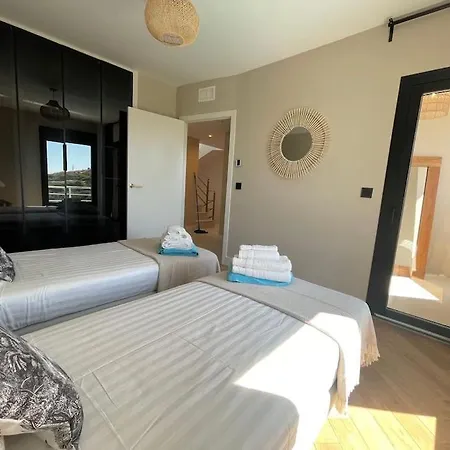 Finca Molinos 5 Bedrooms Pool Apartment