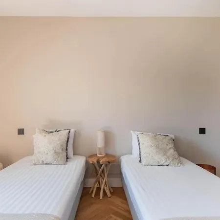 Apartment Finca Molinos 5 Bedrooms Pool