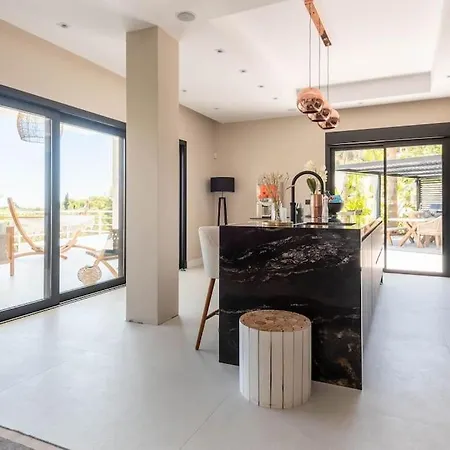 Apartment Finca Molinos 5 Bedrooms Pool