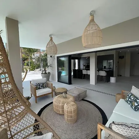 Finca Molinos 5 Bedrooms Pool Apartment *