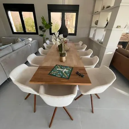 Finca Molinos 5 Bedrooms Pool Apartment Marbella